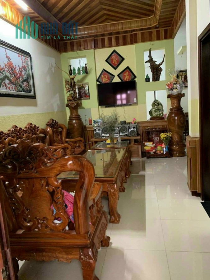 Căn nhà view đẹp, sổ riêng xây dựng trên đường Nguyễn Hữu Cảnh, Phường 8, TP. Đà Lạt giá 7,9 tỷ