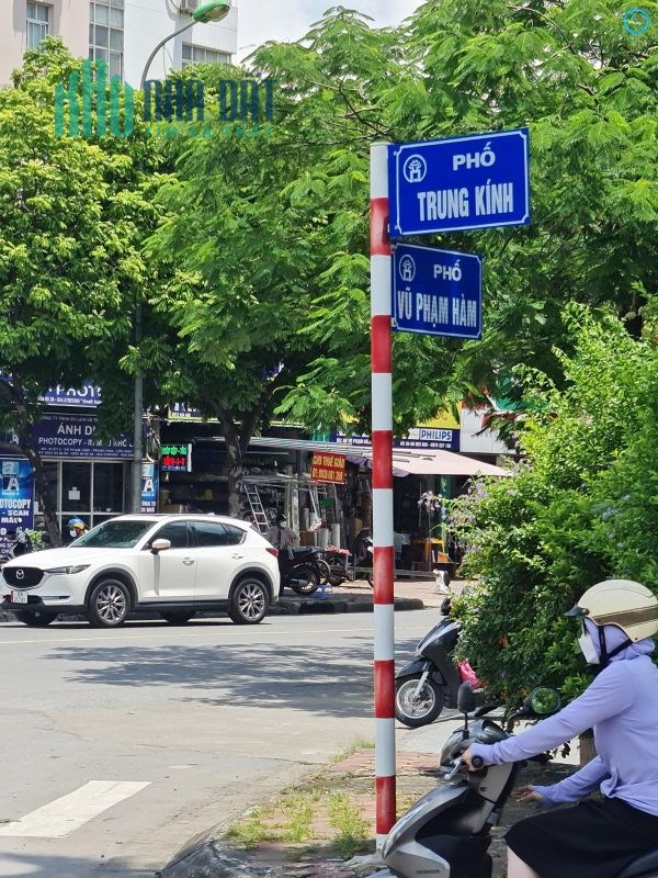 PHỐ TRUNG KÍNH CẦU GIẤY HÀ NỘI 3 MẶT THOÁNG 200m 36.5 TỶ
