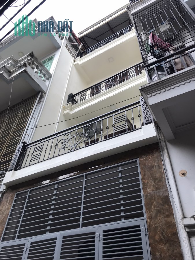BÁN NHÀ MẶT PHỐ HUỲNH THÚC KHÁNG, Ô TÔ ĐỖ CỬA, KINH DOANH ĐỈNH GIÁ 6.3 TỶ.