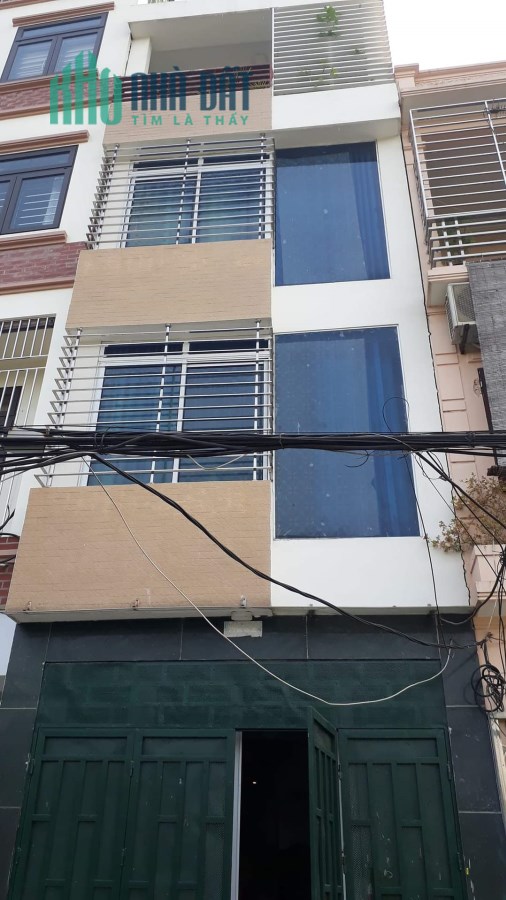 Nhà 106 Hoàng Quốc Việt, gara ô tô, ô tô chạy quanh nhà, MT rộng 80m chỉ 11 tỷ