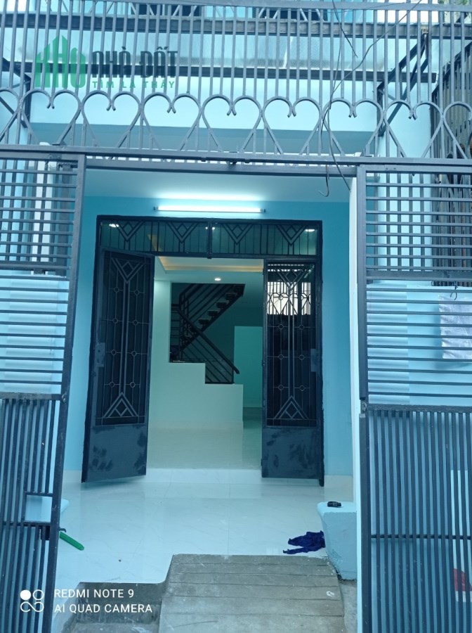Cần bán gấp nhà mặt tiền Linh Chiểu TP Thủ Đức DT 50 m2  Sổ Hồng Riêng với giá 3,2 tỉ TL