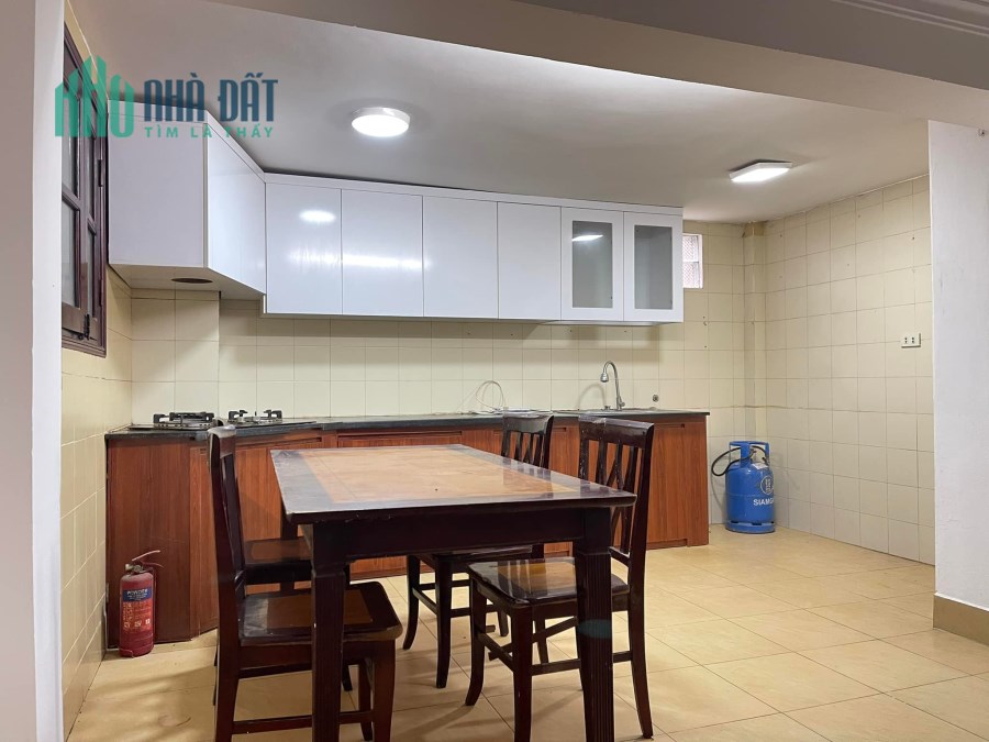 NHÀ BÀ TRIỆU, 2THOÁNG, Ô TÔ 20M, NGÕ THÔNG, 3,4 TỶ