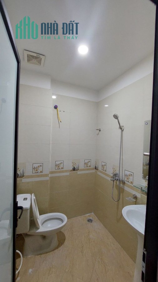 HIẾM HIẾM HIẾM NHÀ ĐẸP Ở NGAY phố Lương Định Của Đống Đa 35m2 4 tầng ngõ thông 0966037496