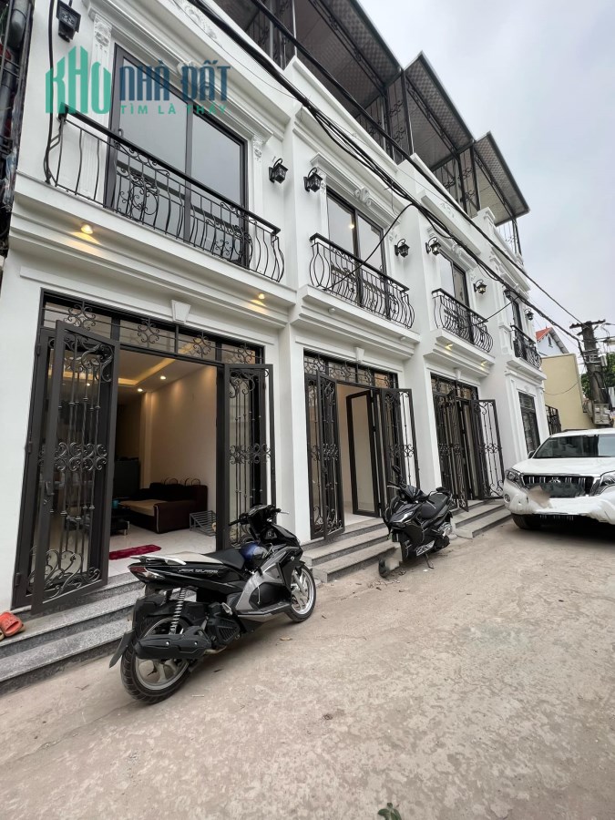 BÁN NHÀ LONG BIÊN. NHỈNH 1 TỶ CÓ NHÀ GẦN 40m2 x 3 TẦNG 
- LÔ GÓC - ĐƯỜNG Ô TÔ TRÁNH - CÓ 102