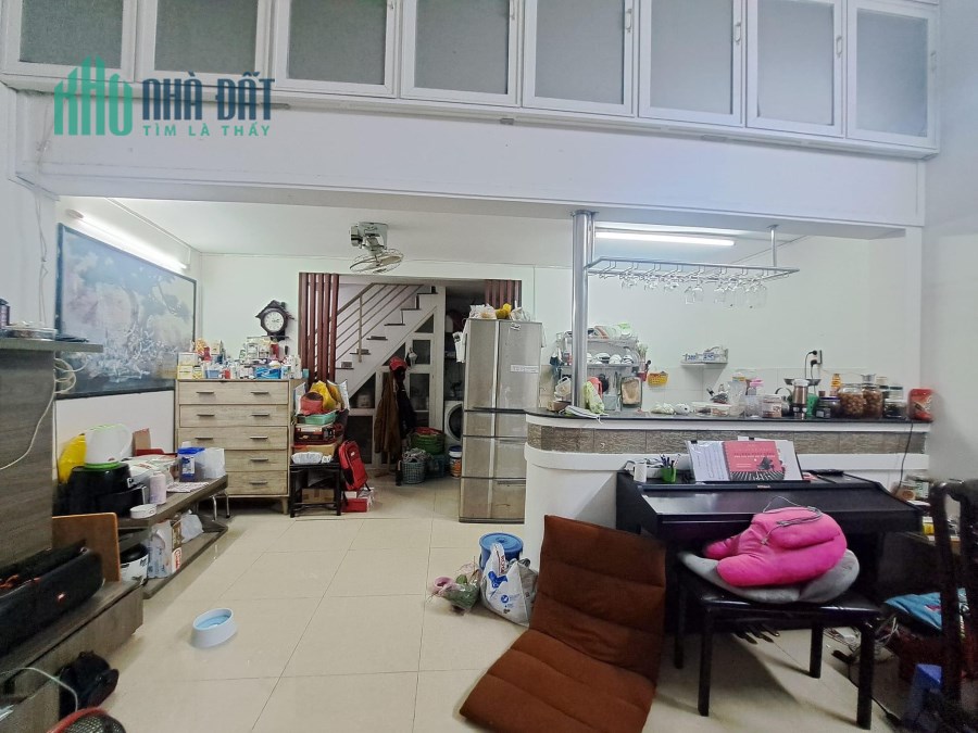 Bán nhà MT Lê Hồng Phong - Q10, DT:40m2, ngang 5m, cho thuê 45 tr, 13.99 tỷ