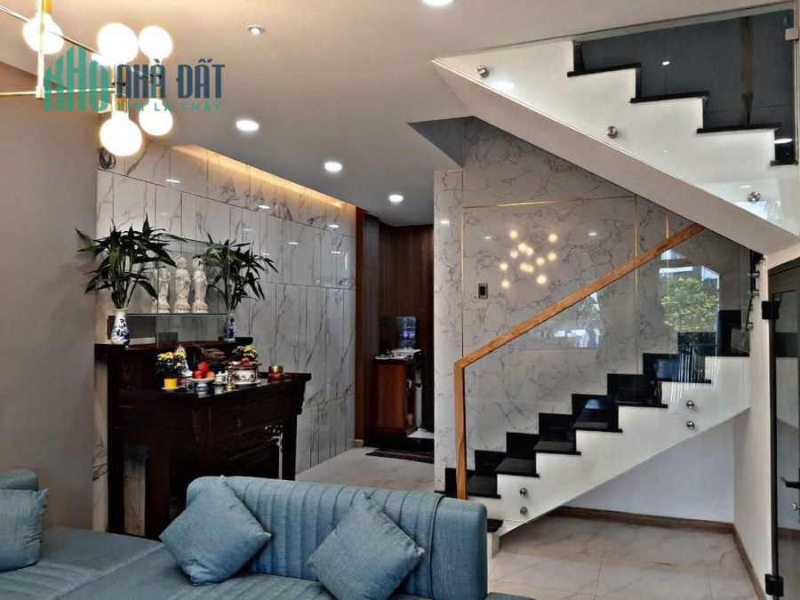 Nhà mặt tiền kinh doanh sát Nguyễn Văn Linh, 5x20, 5 tầng thang máy