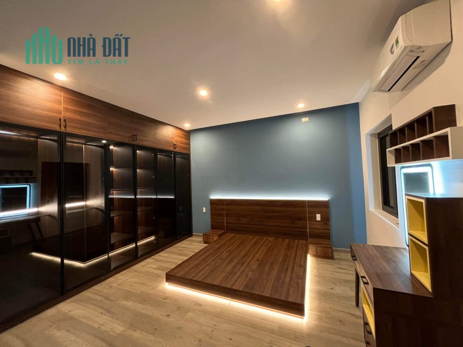Bán nhà 3 tầng Cẩm Lệ, 135m2, vỉa hè 6m, 6x22, nhỉnh 5 Tỷ.