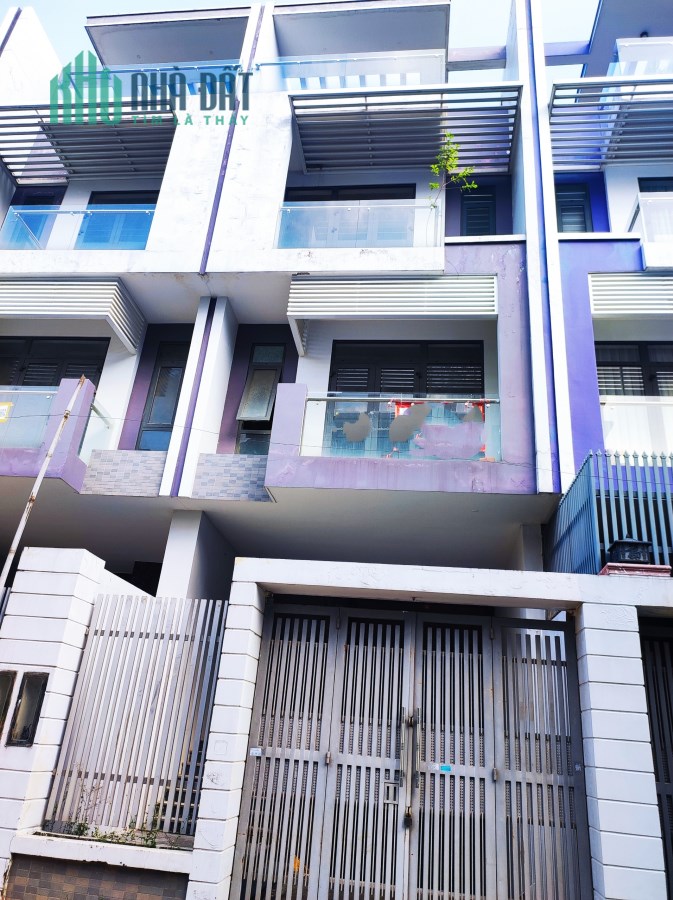 Bán nhà MT 8m, tặng nội thất xịn, kdc Dương hồng bình chánh, thang máy, tầng hầm, DTSD 450M2,