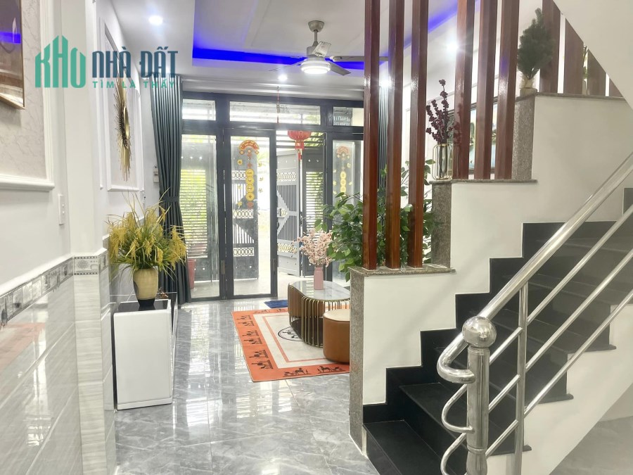 Giảm 300tr, bán nhà THÍCH QUÁNG ĐỨC, giá 4.25 tỷ/
