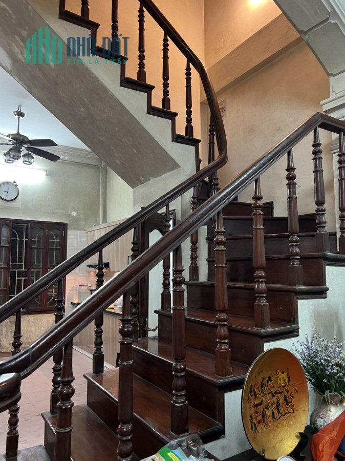 Chính chủ cho thuê căn nhà 4 tầng tại Kim Mã.
Địa chỉ: Số nhà 34D ngõ 575 Kim Mã, Ba Đình, Hà Nội.