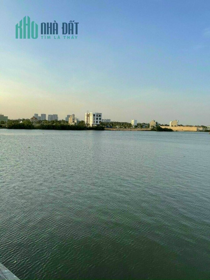 Không có lô thứ 2 tại Đảo kim cương quận 9, hướng đông nam,giá chỉ còn hơn 2 tỷ chốt bán.