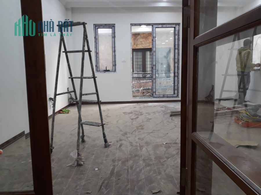 Bán nhà Bồ Đề 31Mx5T Mới Sẵn ở Ôtô đỗ cổng 4 tỷ TL