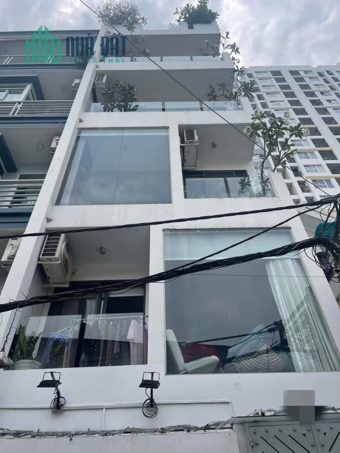Bán nhà có sẵn căn hộ dịch vụ cho thuê ở đường Nguyễn Khoái