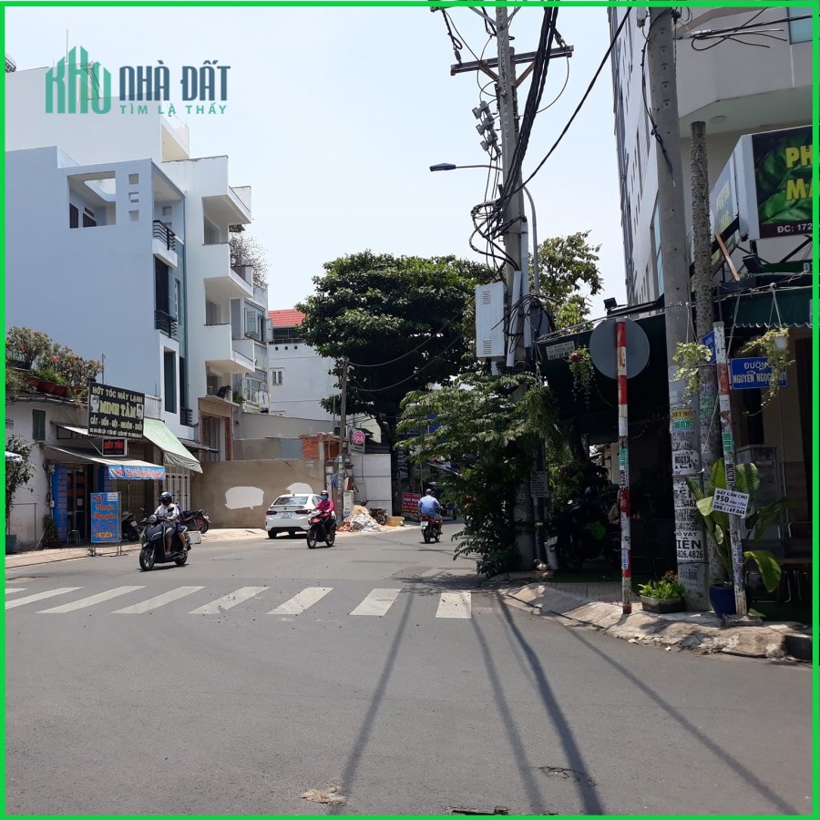 Nhà mới đẹp ở ngay Nguyễn Ngọc Nhựt, Tân Phú, 3 tầng, 3.65 tỷ, 24.9m2.