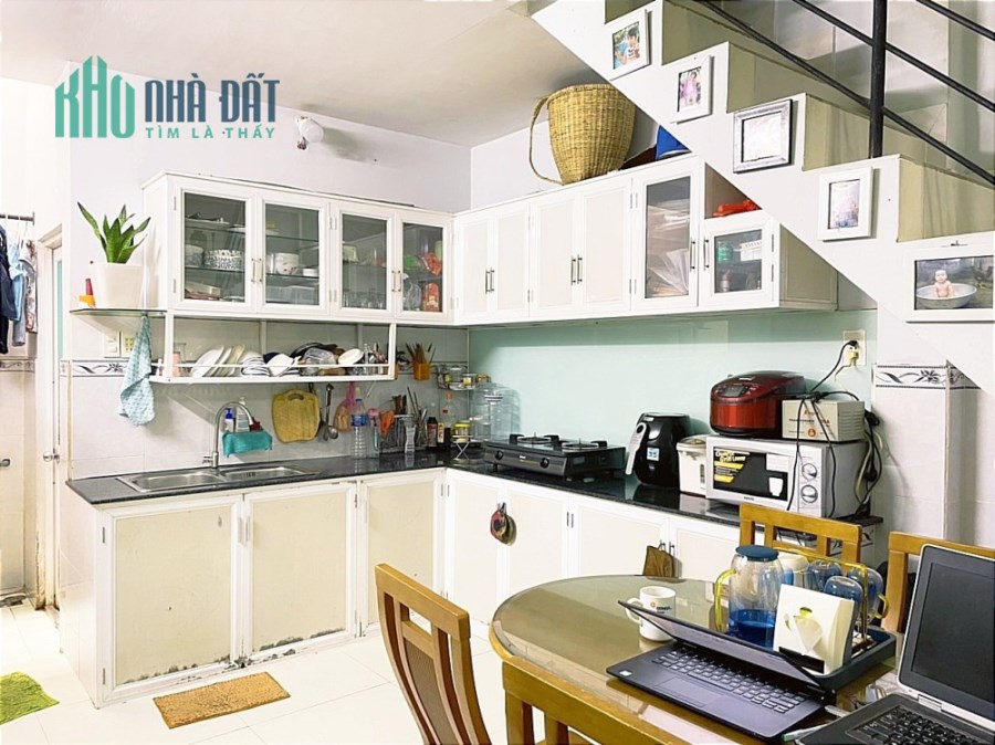 Hẻm ô tô, 2 T, 50M2, chỉ 3 tỷ 100tr, Hiệp Thành, Quận 12, ( Bán gấp).