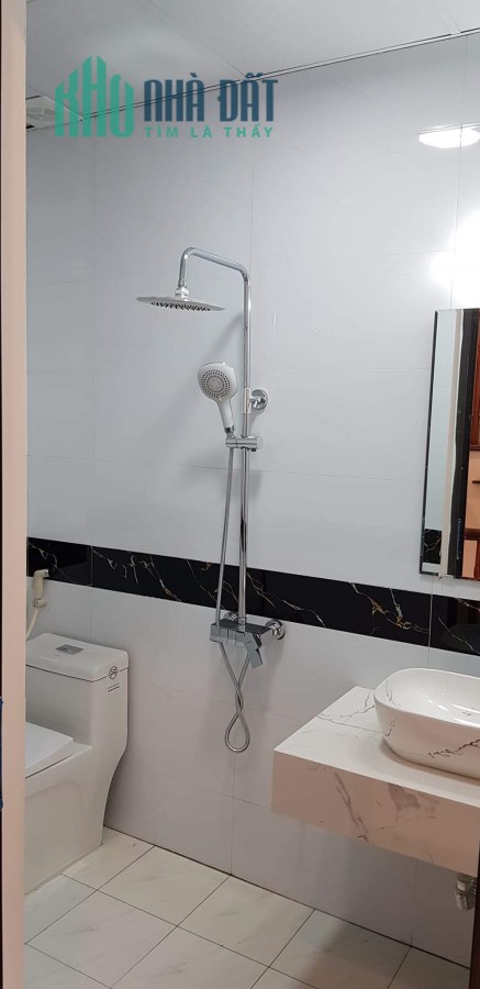 Gia đình mình cần nhượng lại căn nhà Ích Vịnh , Vĩnh Quỳnh ,Thanh Trì. Gần nhà văn hóa Ích Vịnh .Ô