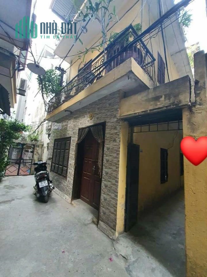 BÁN NHÀ PHỐ TÔN THẤT TÙNG - GẦN TRƯỜNG ĐẠI HỌC Y - BỆNH VIỆN Y - HÀ NỘI DT: 42M2 SỔ ĐỎ x 3TẦNG x MT