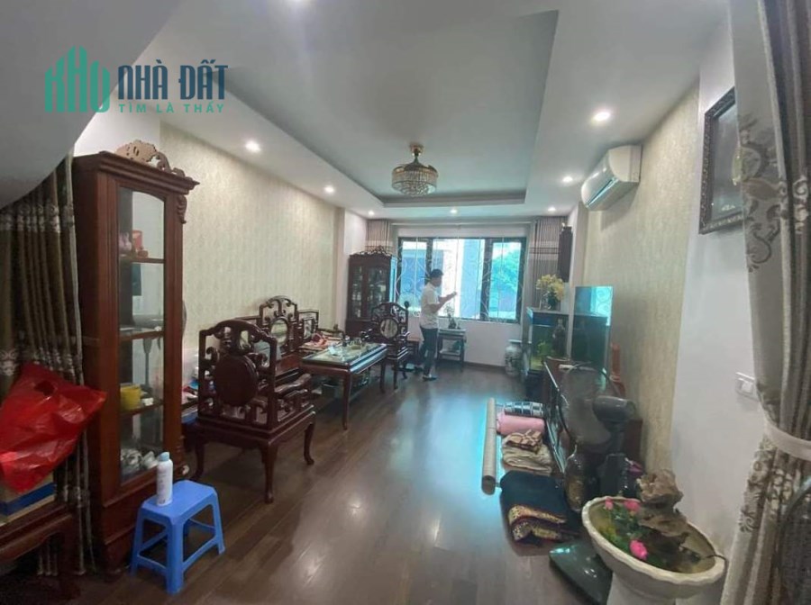 Tôi bán nhà liền kề Dọc Bún, Cây Quýt, KĐT Văn Khê 50m2x5T chỉ 8.58 tỷ. LH 0989.62.6116
