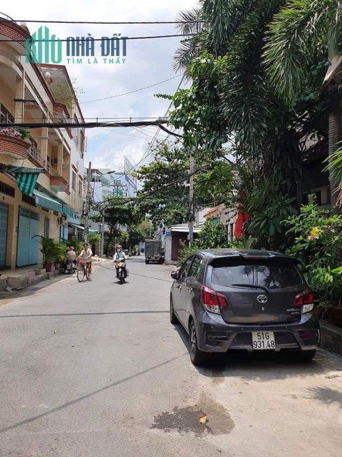 Đường 10m thông Gò Dầu ra Võ Công Tồn. dt: 4x21, kế công viên. Giá 7.5 tỷ tl