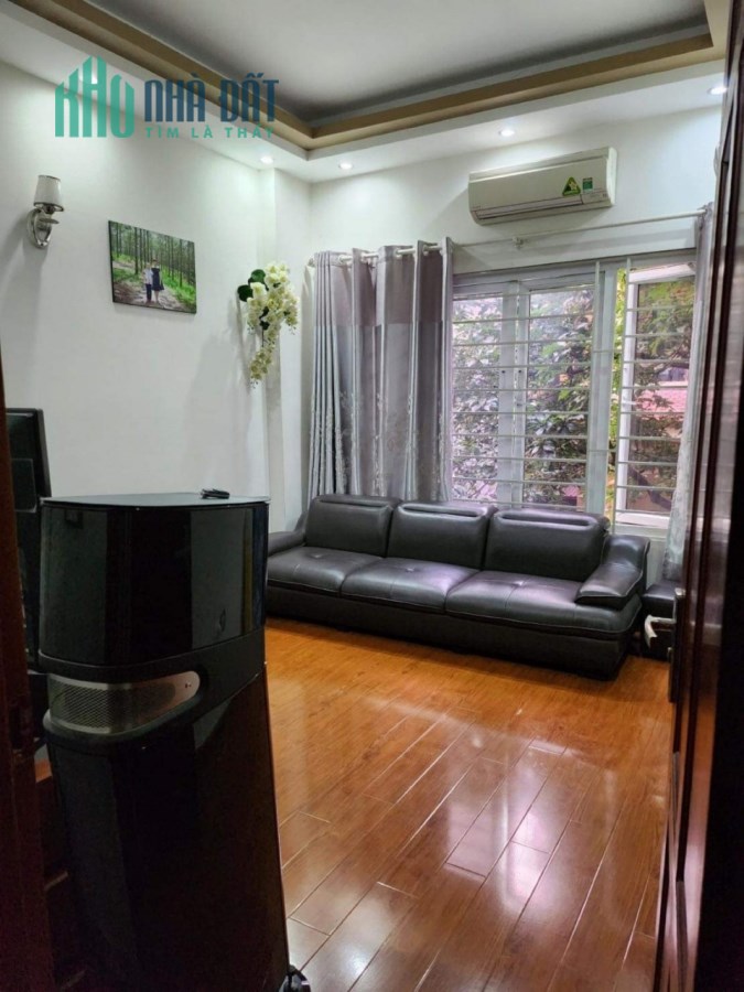 CÁCH Ô TÔ vài bước NHÀ MỚI ĐẸP ĐÓN TẾT- CHỦ LÀM ĂN KINH DOANH RẤT CÓ LỘC- 6,8 tỷ.