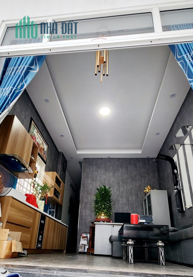 Nhà Mặt Tiền Đỗ Nhuận gần Bến Xe, 9m2, 3 tầng đẹp