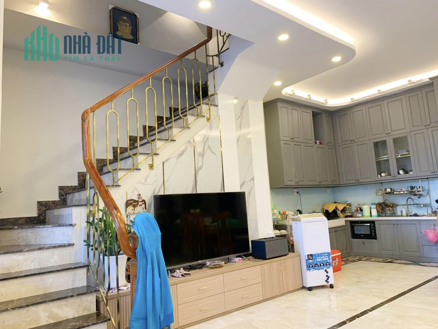 BIỆT THỰ BÙI VĂN BA Q.7, 2 MẶT HẺM XE HƠI , CHỈ HƠN 17 TỶ
