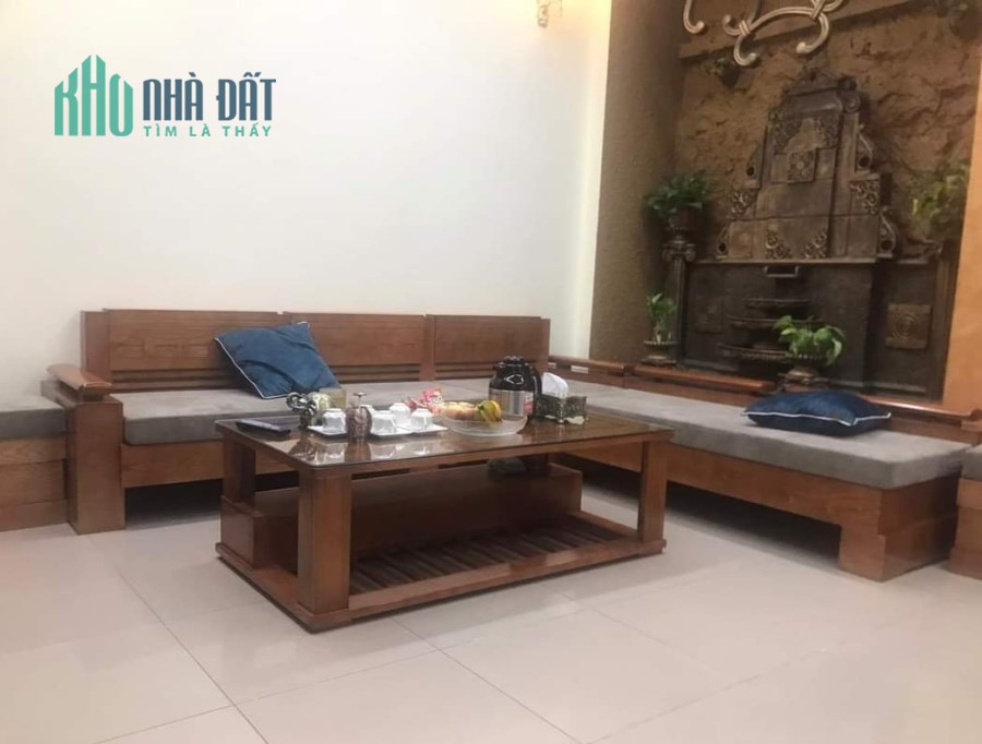 Bán nhà Mai Dịch, Cầu Giấy 4.6 tỷ, nhà đẹp, ô tô đỗ cổng, dân trí cao