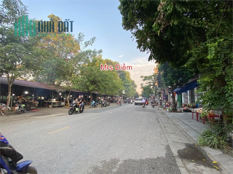Nhỉnh 1.7 tỷ. Mrs Diễm cần bán 40m đất lô góc ngay sát mặt đường Đào Cam Mộc, Đông Anh