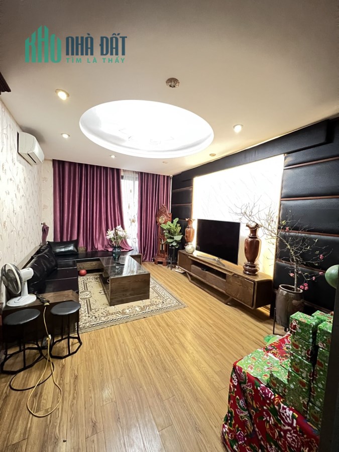 Bán nhà phố Việt Hưng 80m, 5 tầng, thang máy , giá rẻ