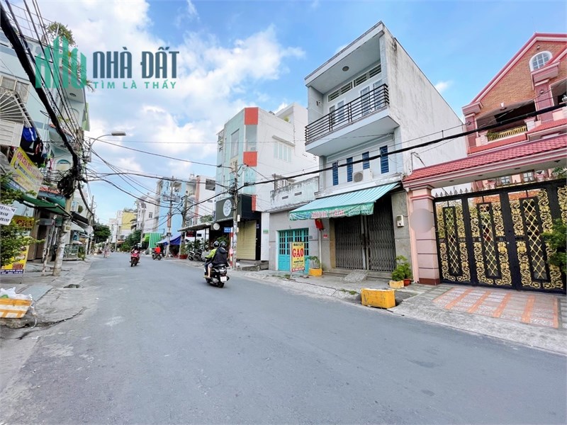 Bán nhà mặt tiền đường Lê Thúc Hoạch,DT:8x35m,đúc 2 tấm vị trí đẹp