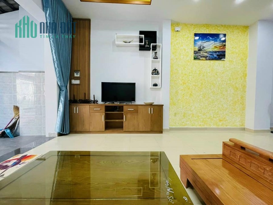 Gấp bán Nhà Trần Bình Trọng 42m2, 7mx 6m, HXH Quận 10 nhỉnh 6 tỉ