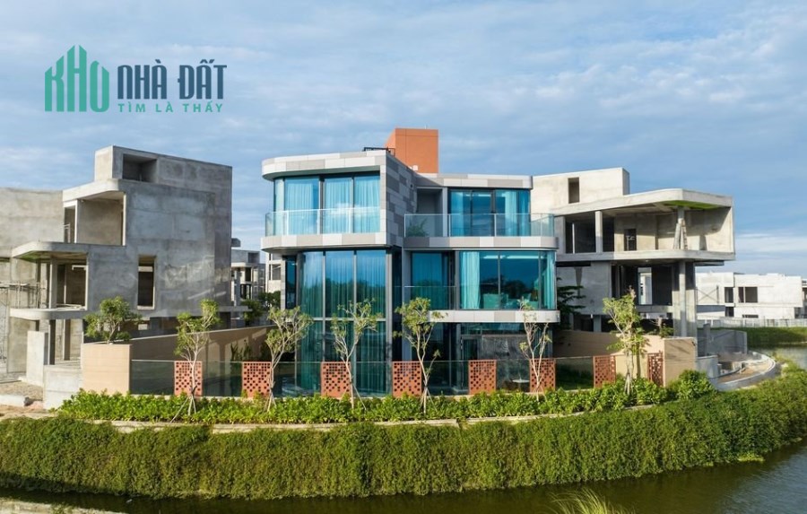 Bán căn Biệt Thự nằm trong khu compound đẳng cấp-Regal Victoria