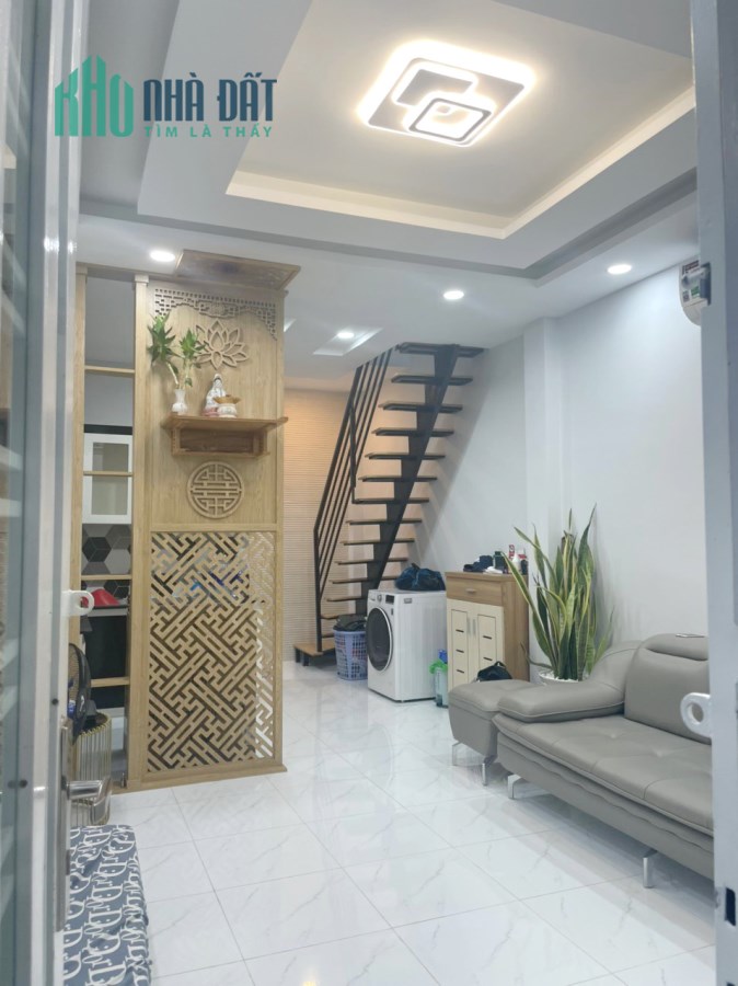 Nhà bán 2 tầng gần chỗ đậu ô tô Dương Bá Trạc P1 Q8 giá 2tỷ850