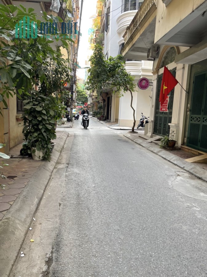 Bán nhà phố Xuân Thủy- Cầu Giấy- Phân lô- Ô tô- Gần Chợ Xanh- Kinh doanh đỉnh- Nhỉnh 7 tỷ