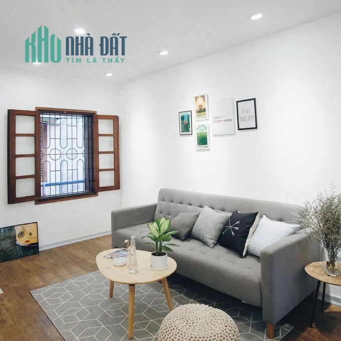 .Nhà Hải Châu Lý Tự Trọng, 50m ra MT, 60m2, kiệt thẳng 4m, 2 tầng, ngang 5.3