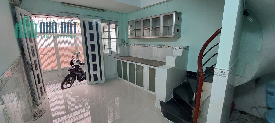 BÁN NHÀ 3 TẦNG LÝ CHÍNH THẮNG , BTCT 3PN - SỔ VUÔNG A4 - NGAY KHU TRUNG TÂM QUẬN 3