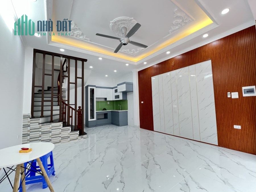 NHÀ ĐẸP MỚI KOONG - 15M RA Ô TÔ TRÁNH-SỔ HOA HẬU - MẶT TIỀN RỘNG - NHÀ XÂY CHẮC CHẮN - FULL NỘI