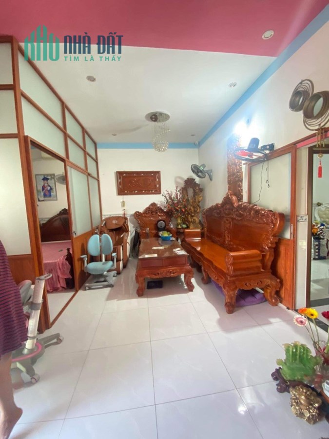 Còn 3.2 tỷ nhà 50m2 xây đẹp  ở liền HXH bàn cờ p. Tân Phú Q9.