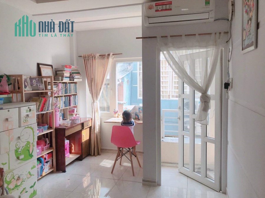 Bán nhà hẻm Võ Văn Kiệt, Cầu Kho, quận 1 - tặng luôn nội thất