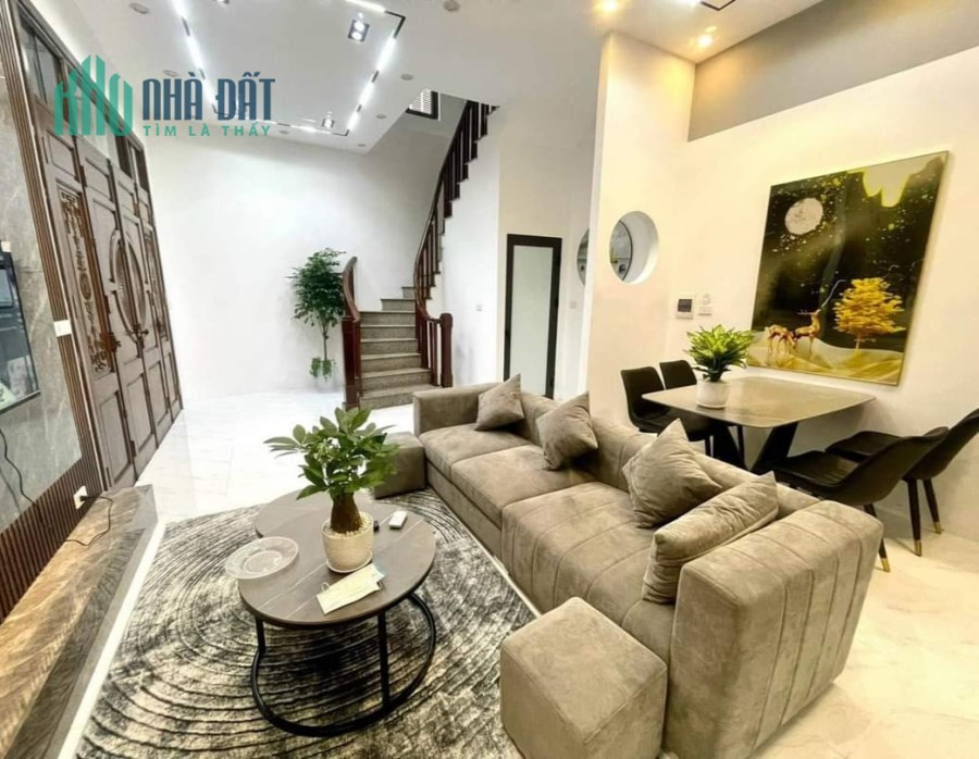 Bán nhà Yên Hòa, Cầu Giấy dtsd 43m x 4T giá 5.8 tỷ, nhà đẹp tặng full nội thất