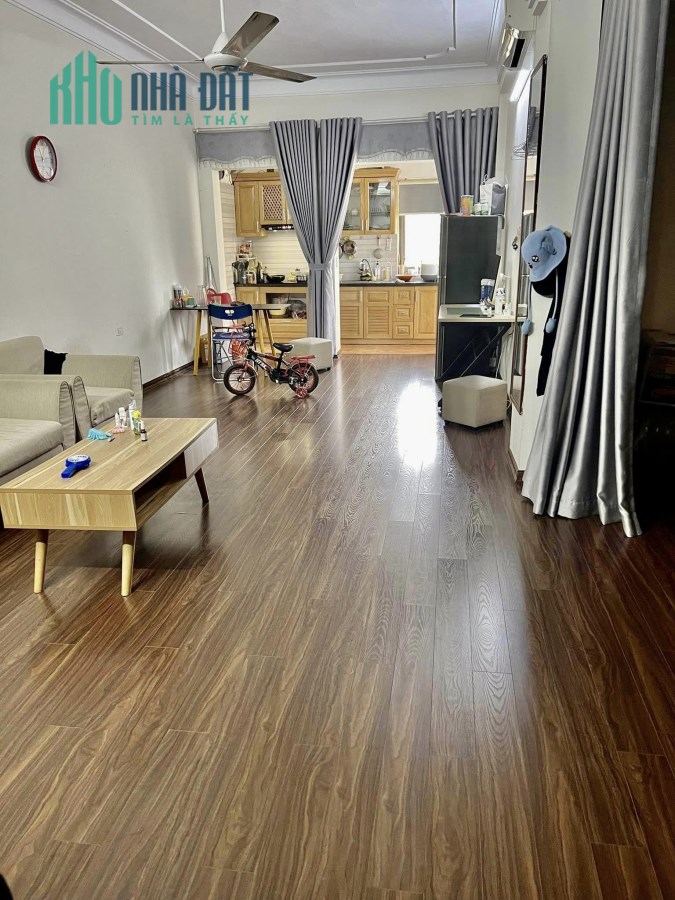 Sở hữu nhà Tập Thể Bộ tư lệnh Quân khu Thủ Đô, Cầu Giấy, 68m2, 2 ngủ - 2,25 tỷ
