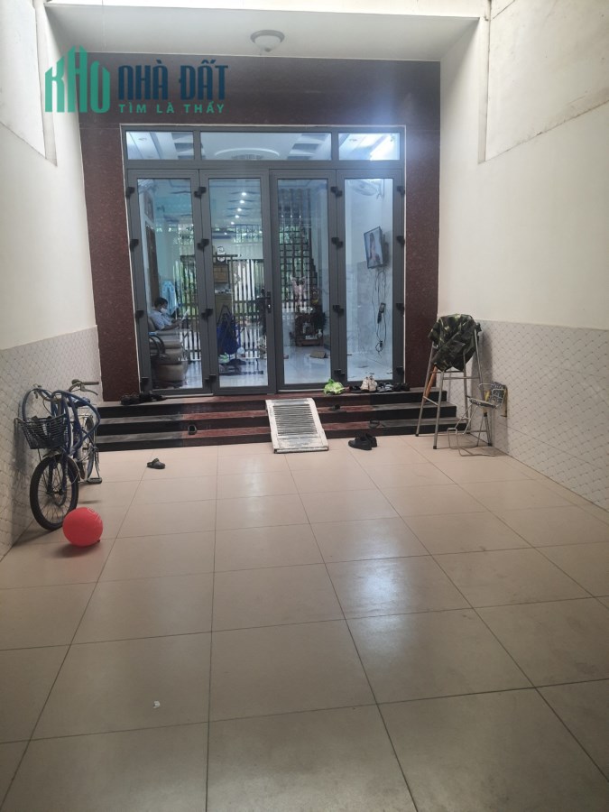 Bán nhà quận 12 Mặt tiền đường Lê Thị Riêng 107M2 4Tầng BTCT 5PN Sân đậu ô tô Chỉ 9 Tỷ 7