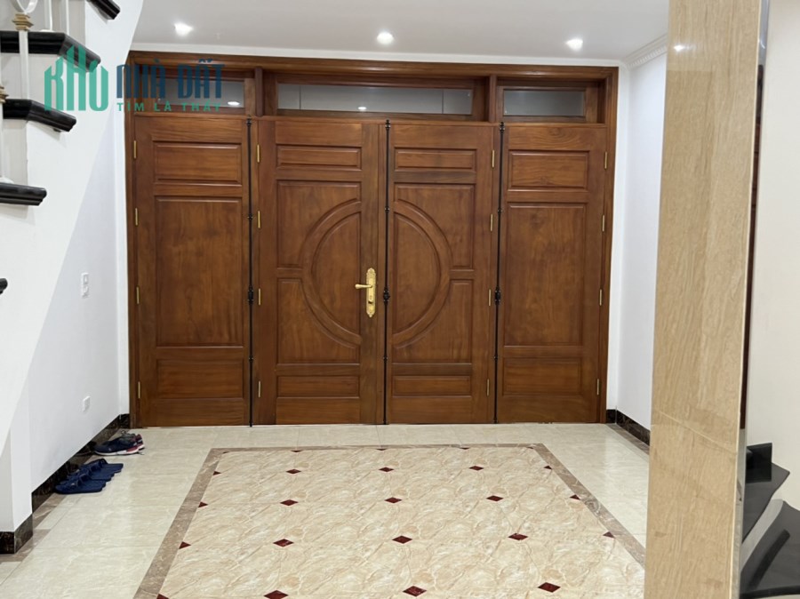 Nhà đẹp đón tết phố Ngọc Thuỵ, ô tô, thang máy, 52 m2, 5T, giá chỉ 7,5 tỷ.