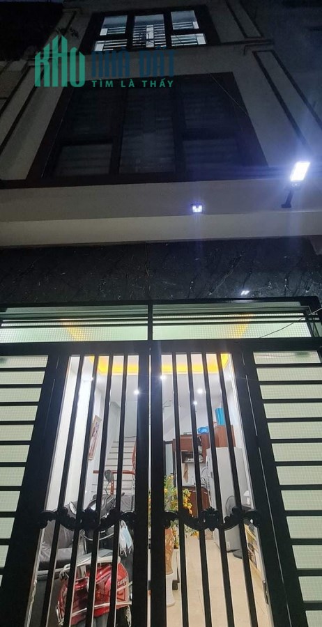 Bán nhà Ngọc Lâm 34M 3 Ngủ, Ôtô đỗ cổng Full đồ 3.6 tỷ