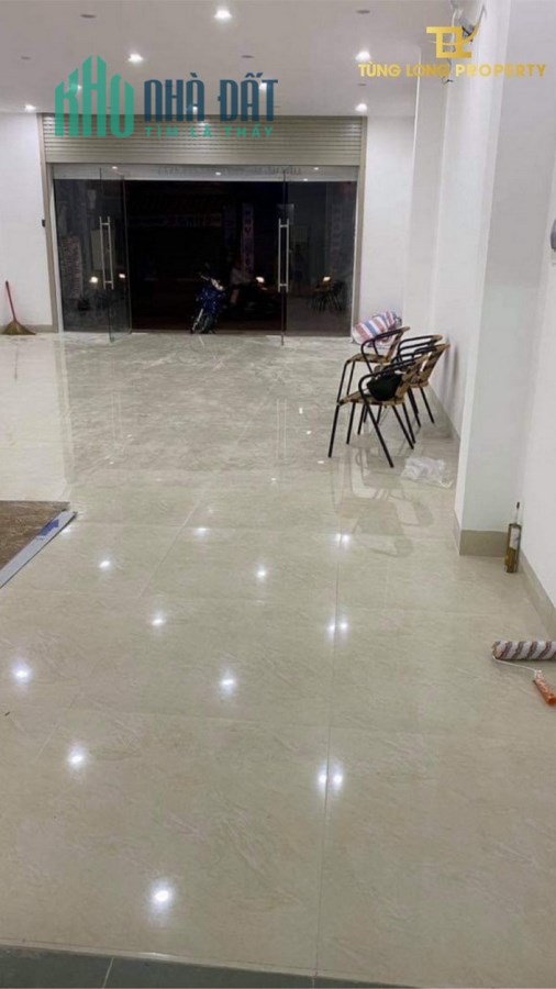 Kho 250m2 đường Bùi Thiện Ngộ Hòa Xuân