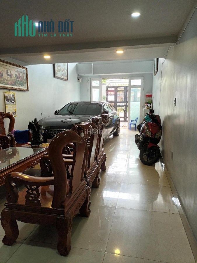 Nhà mặt tiền đường Lạc Long Quân 93.6 Phường 5 Quận 11 93.6 m2  25,5 tỷ.