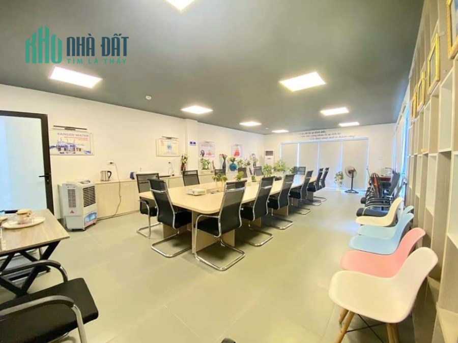 Bán tòa nhà 9 tầng rất đẹp phố Trung Hòa, 141m2, MT 6m đường ô tô, thuê 200tr/ tháng, 38 tỷ