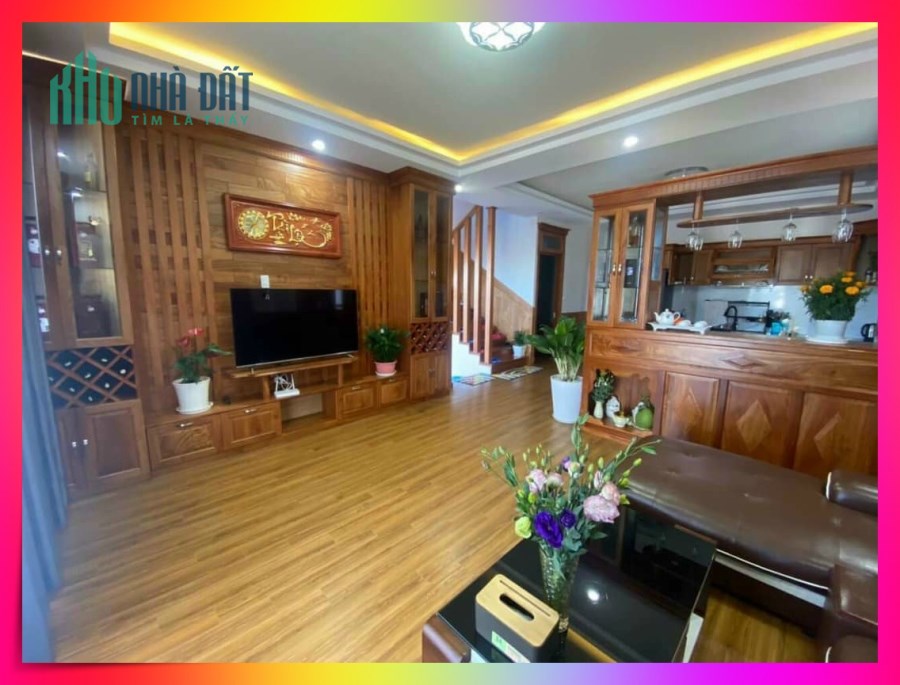 Căn ViLLa Xịn sò ( 218 m2 - Giá Chỉ 10 Tỷ ), Phường 12, Đà Lạt, Đường Ô tô