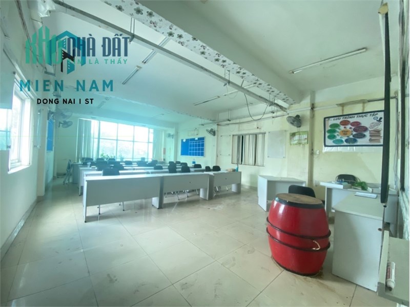 cho thuê tòa nhà văn phòng 1 hầm 5 lầu đường NAQ