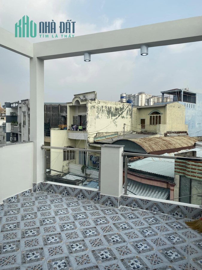 bán gấp nhà ở liền, 220m2, 6PN, HXH, lương văn can phường 15 quận 8. 0901370397